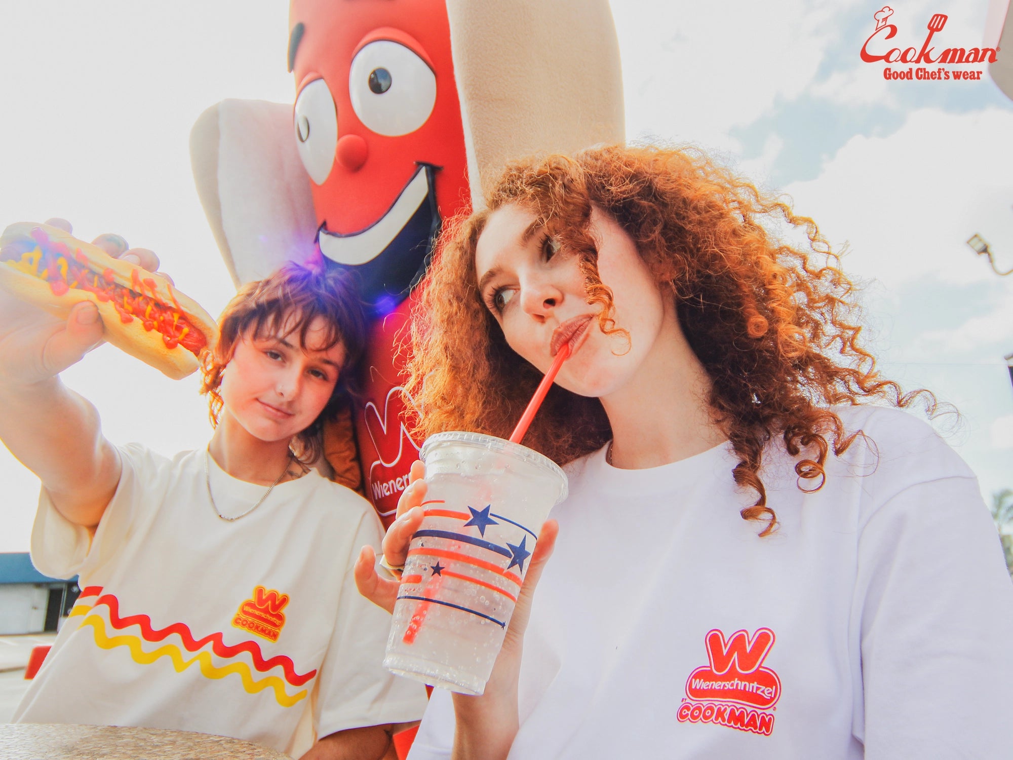 Tees - Wienerschnitzel Logo : White