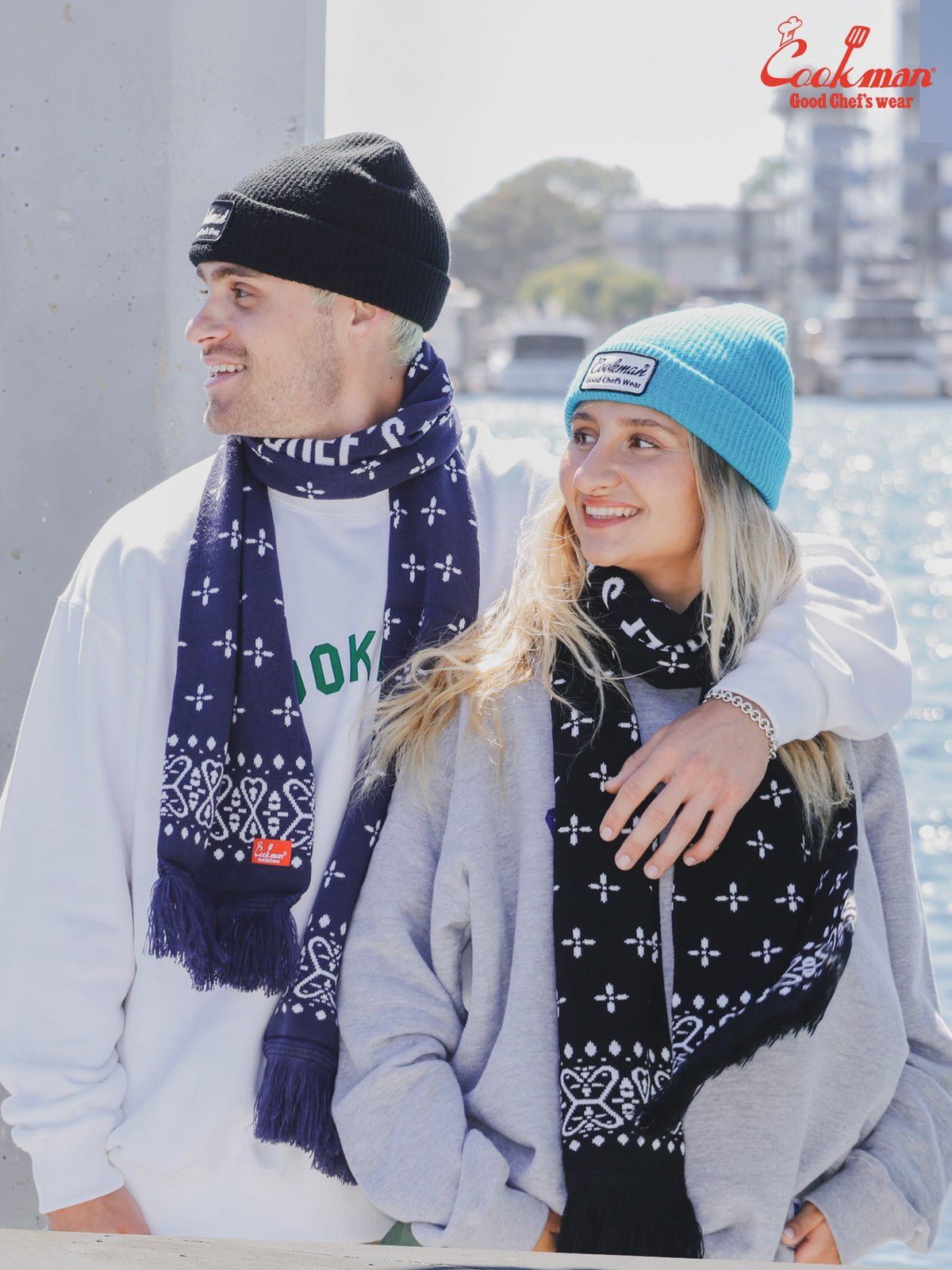 Knitted Scarf - Bandanna Cross Black