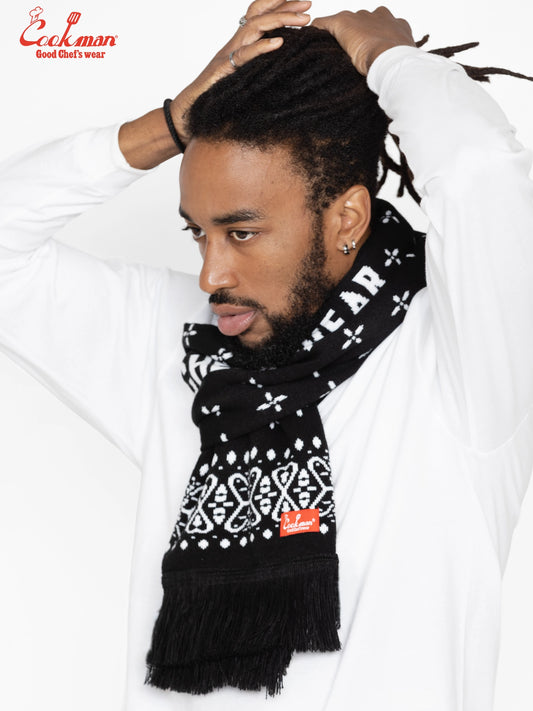 Knitted Scarf - Bandanna Cross Black